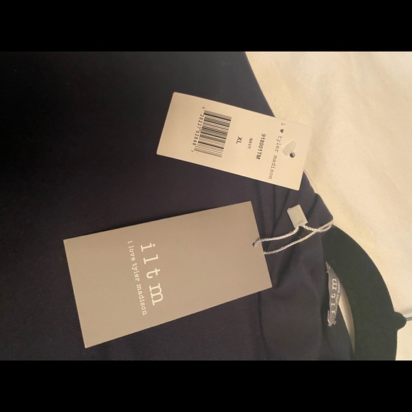 Black Loose fitting Morgan Crew Neck - Picture 3 of 4